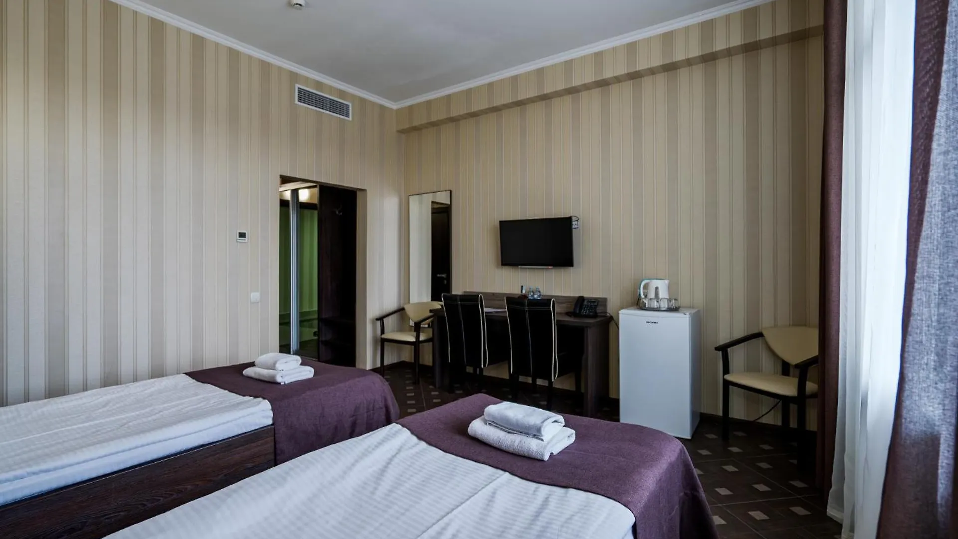 Congress Hotel Verhovina Петропавловская Борщаговка 3*,  Украина